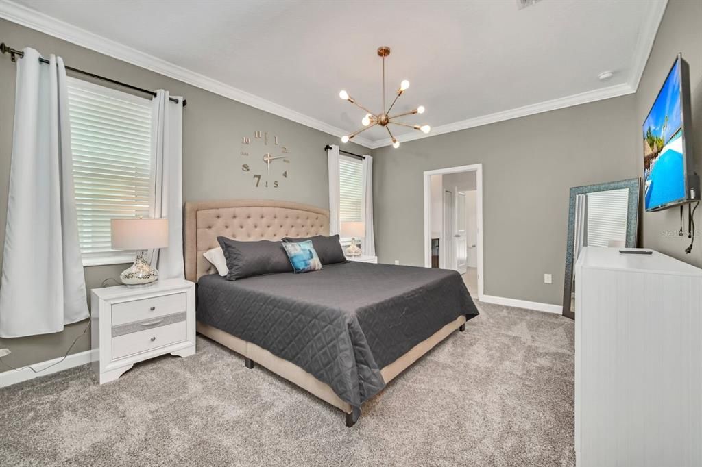 For Sale: $895,000 (9 beds, 5 baths, 4289 Square Feet)