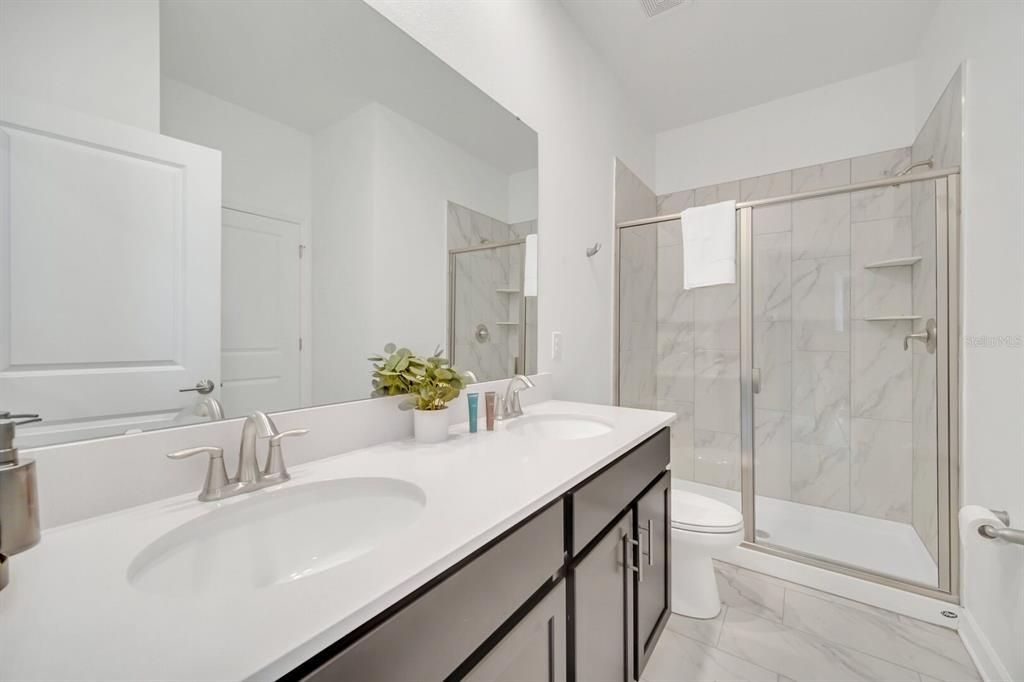 For Sale: $895,000 (9 beds, 5 baths, 4289 Square Feet)