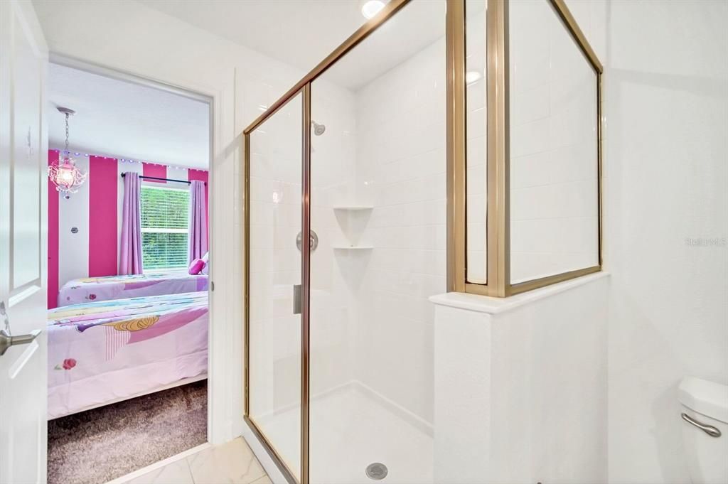 For Sale: $895,000 (9 beds, 5 baths, 4289 Square Feet)