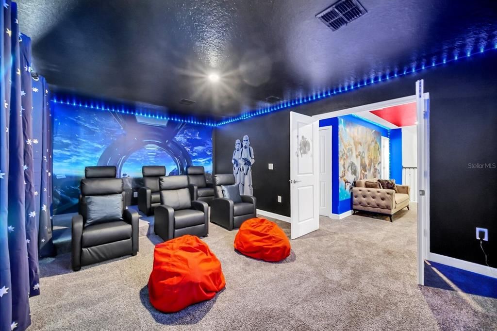 For Sale: $895,000 (9 beds, 5 baths, 4289 Square Feet)