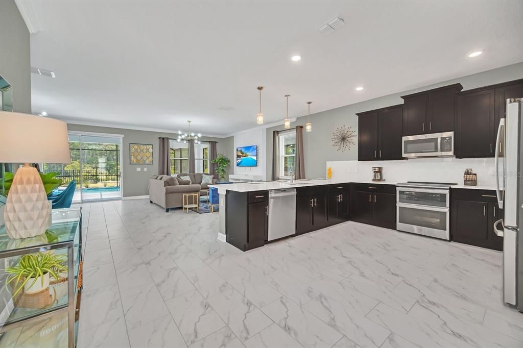 For Sale: $895,000 (9 beds, 5 baths, 4289 Square Feet)