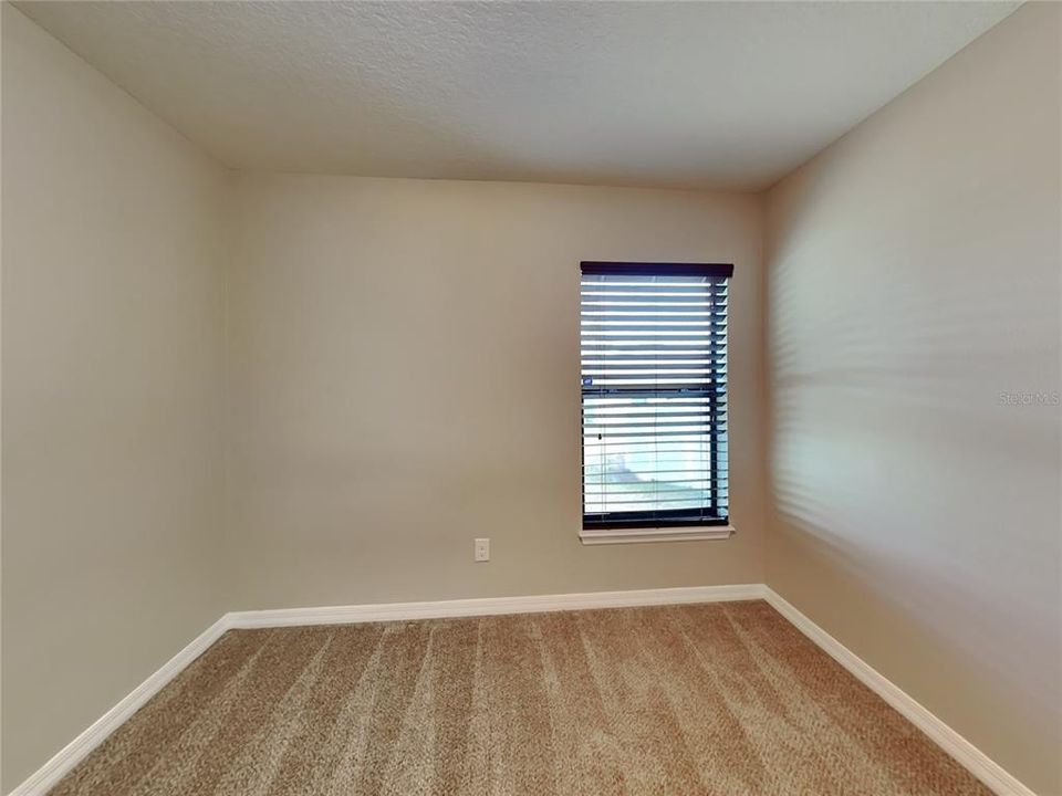 Activo con contrato: $1,949 (4 camas, 2 baños, 1924 Pies cuadrados)