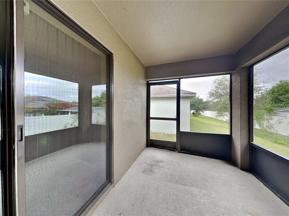 Activo con contrato: $1,949 (4 camas, 2 baños, 1924 Pies cuadrados)