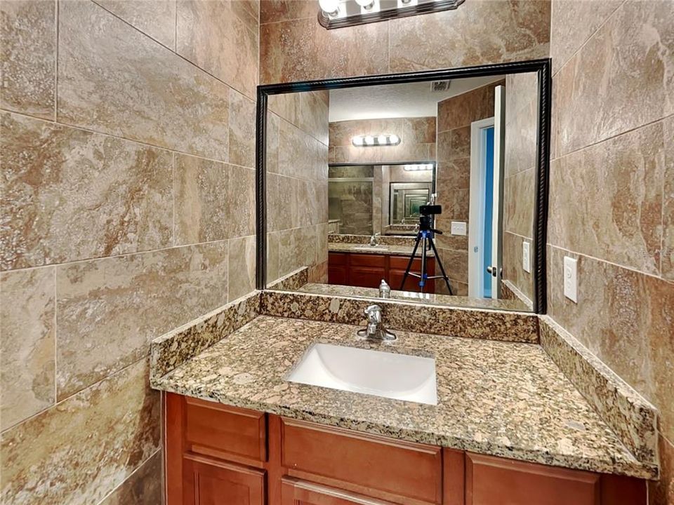 Activo con contrato: $1,949 (4 camas, 2 baños, 1924 Pies cuadrados)