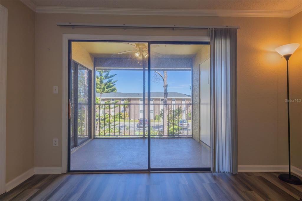 For Sale: $172,999 (2 beds, 2 baths, 901 Square Feet)