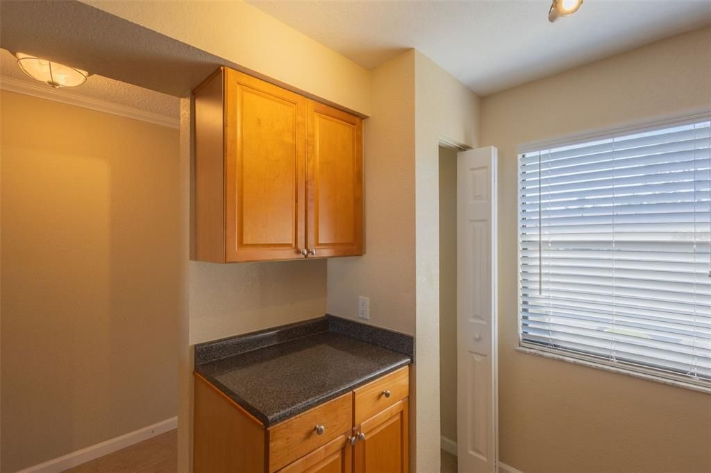 For Sale: $172,999 (2 beds, 2 baths, 901 Square Feet)
