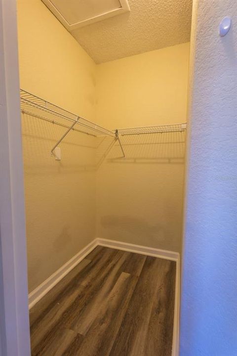 For Sale: $172,999 (2 beds, 2 baths, 901 Square Feet)