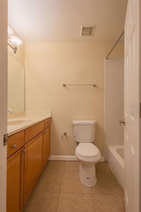 For Sale: $172,999 (2 beds, 2 baths, 901 Square Feet)