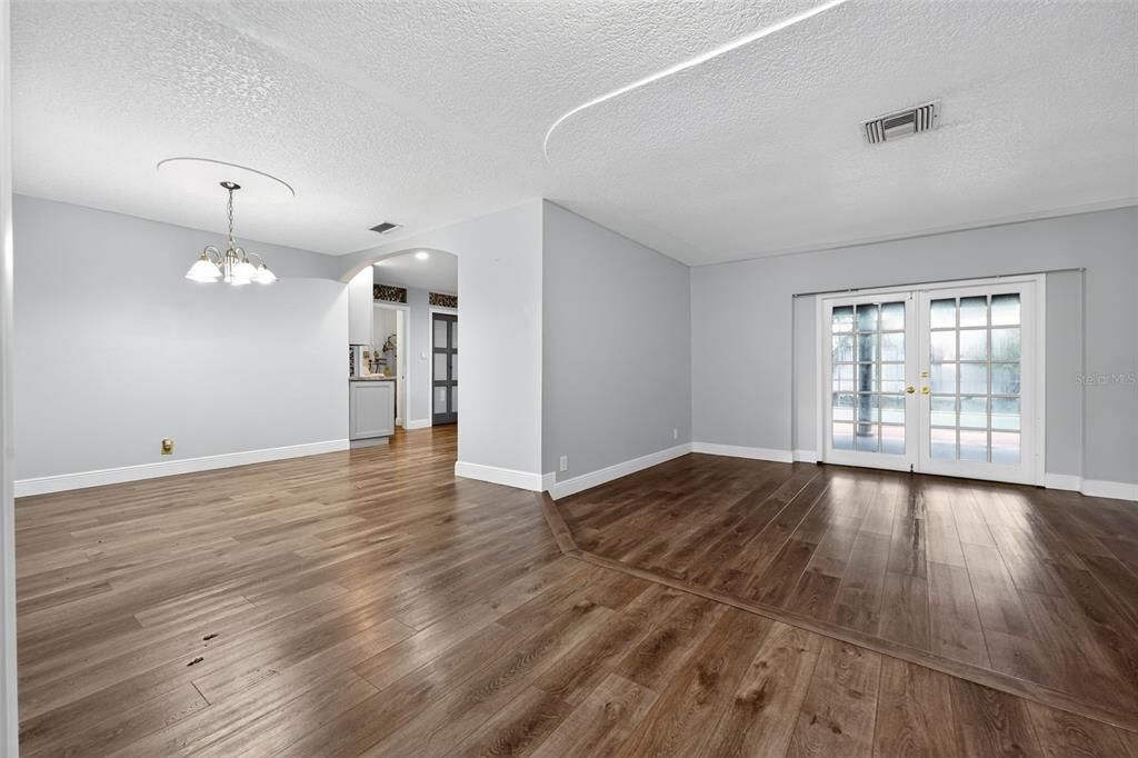 For Sale: $529,900 (3 beds, 2 baths, 1895 Square Feet)