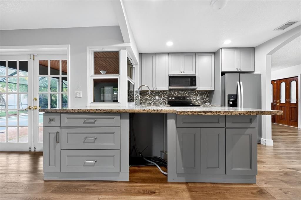 For Sale: $529,900 (3 beds, 2 baths, 1895 Square Feet)