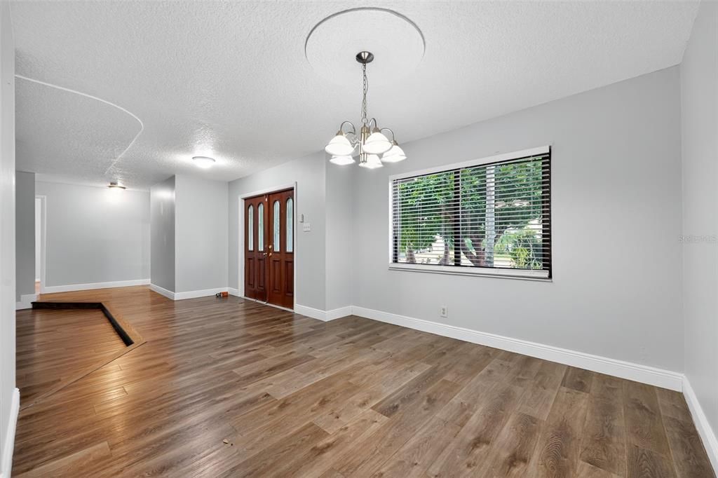 For Sale: $529,900 (3 beds, 2 baths, 1895 Square Feet)