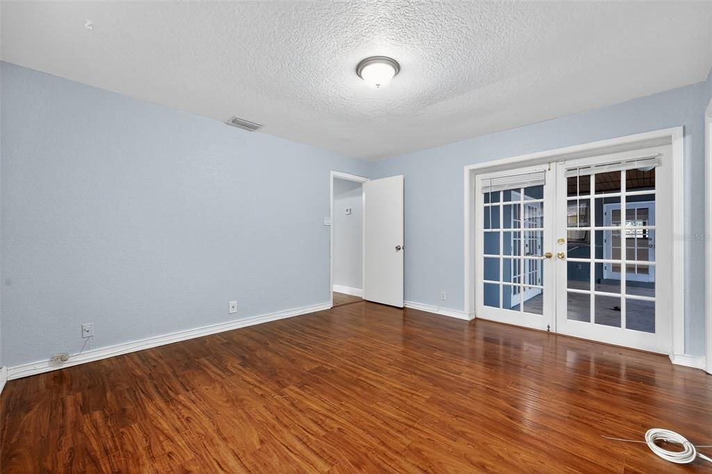 For Sale: $529,900 (3 beds, 2 baths, 1895 Square Feet)