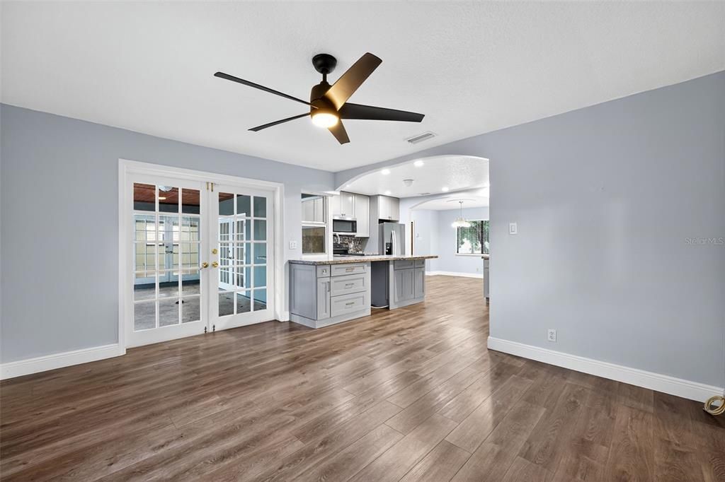 For Sale: $529,900 (3 beds, 2 baths, 1895 Square Feet)