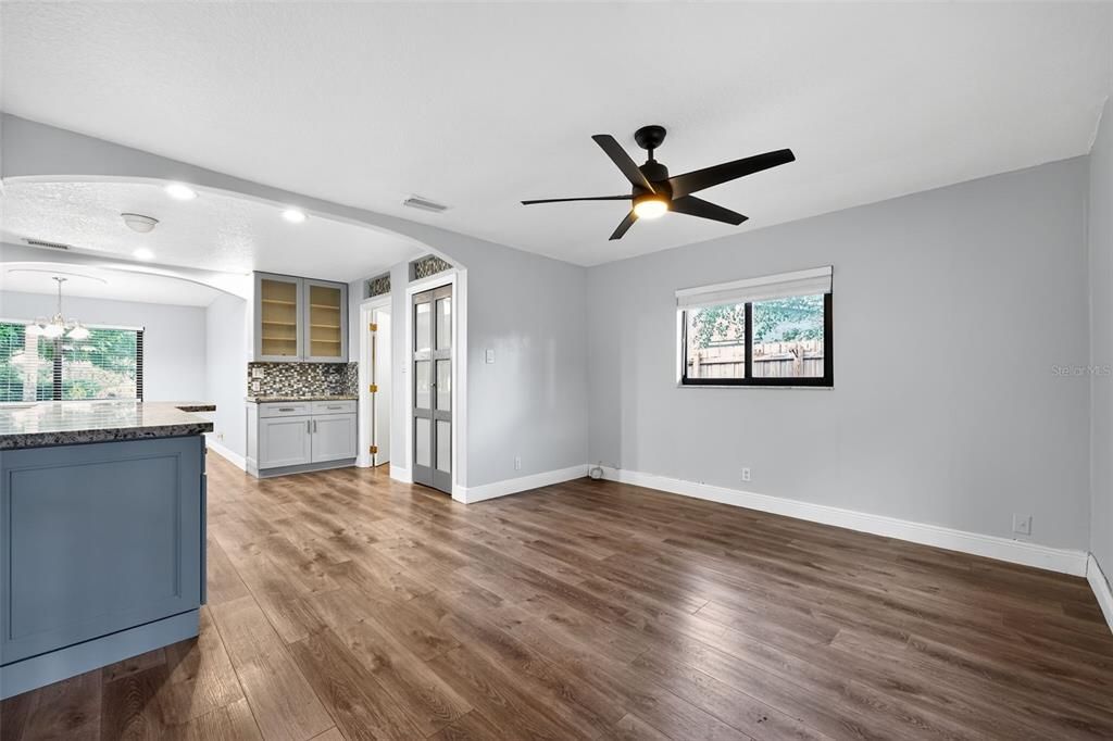 For Sale: $529,900 (3 beds, 2 baths, 1895 Square Feet)