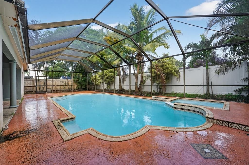 For Sale: $529,900 (3 beds, 2 baths, 1895 Square Feet)