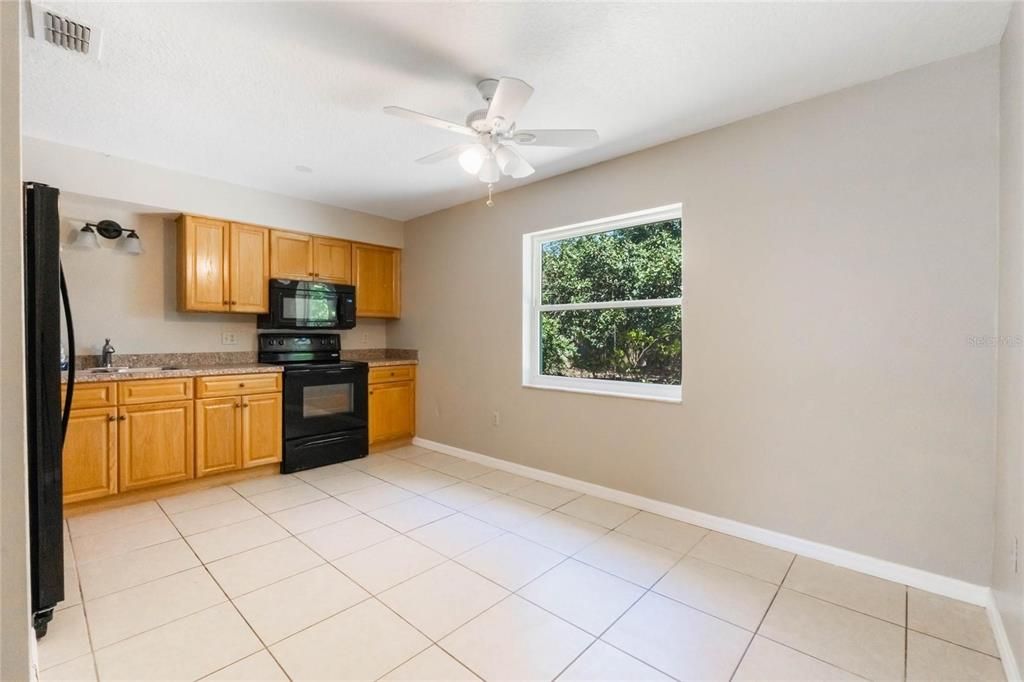 В аренду: $1,995 (2 спален, 1 ванн, 1175 Квадратных фут)