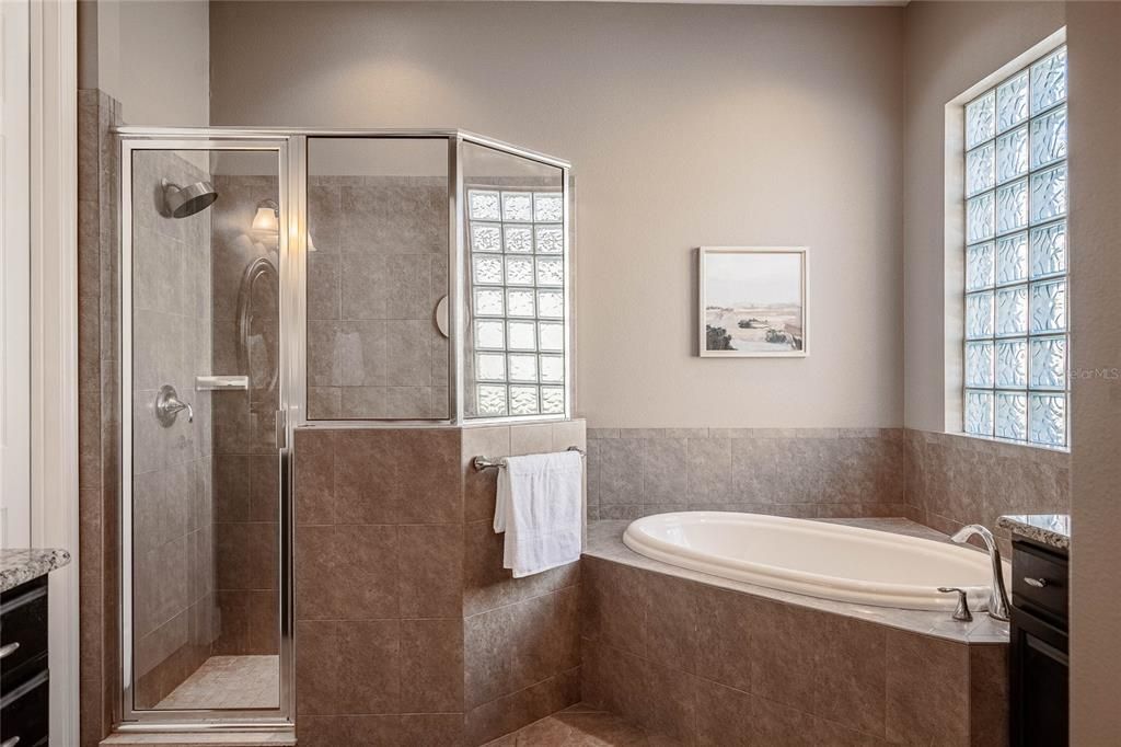 For Sale: $405,000 (4 beds, 2 baths, 2252 Square Feet)