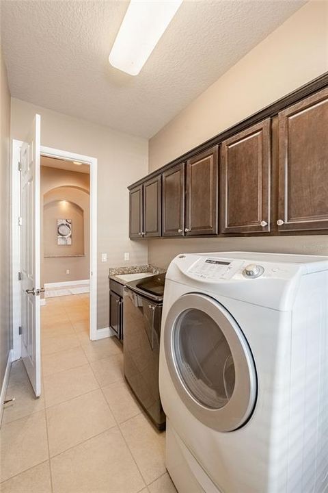 For Sale: $405,000 (4 beds, 2 baths, 2252 Square Feet)