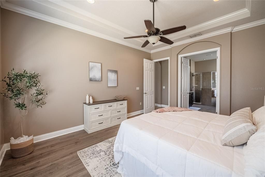 For Sale: $405,000 (4 beds, 2 baths, 2252 Square Feet)