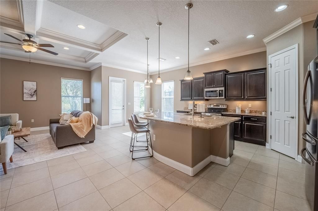 For Sale: $405,000 (4 beds, 2 baths, 2252 Square Feet)