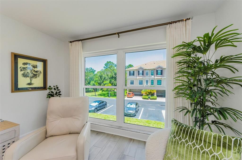 For Rent: $3,200 (2 beds, 1 baths, 925 Square Feet)