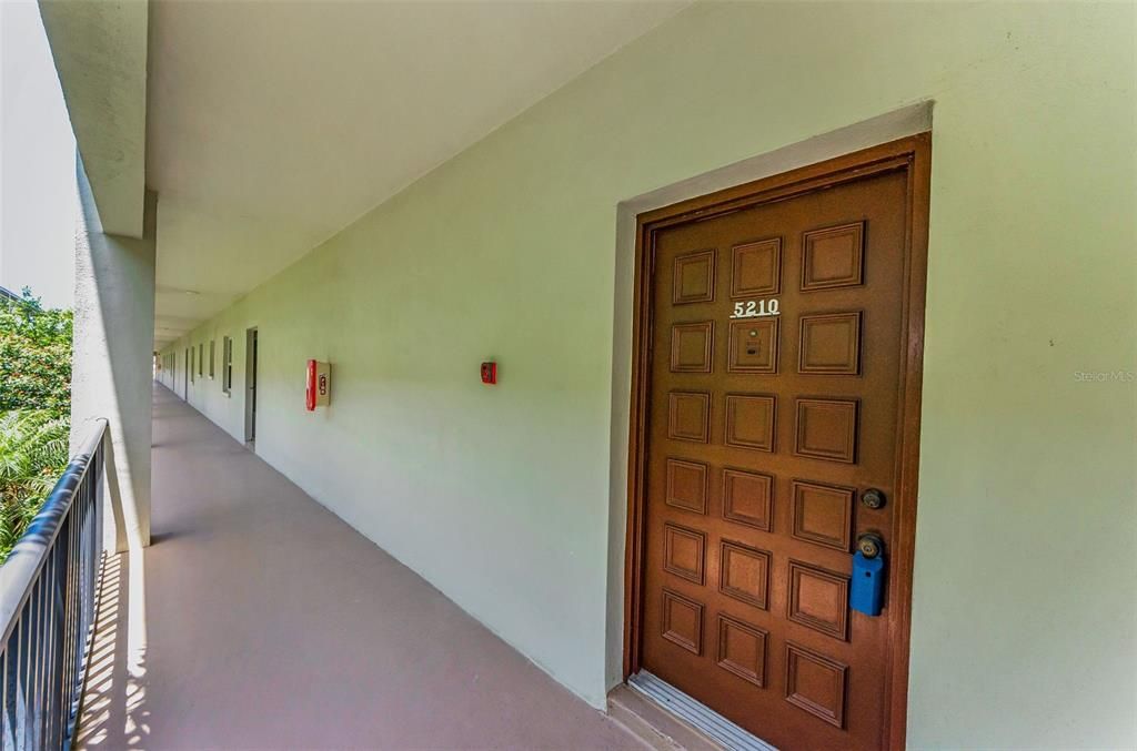 For Rent: $3,200 (2 beds, 1 baths, 925 Square Feet)