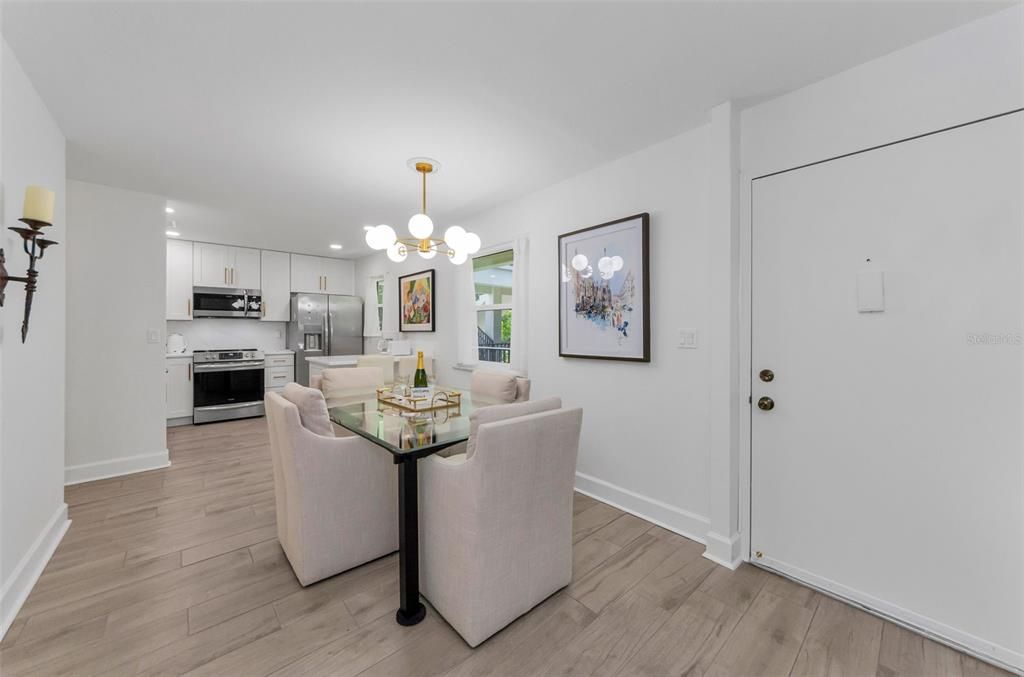 For Rent: $3,200 (2 beds, 1 baths, 925 Square Feet)