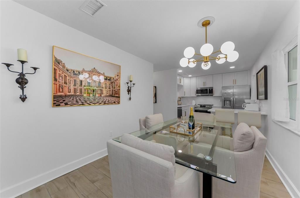 For Rent: $3,200 (2 beds, 1 baths, 925 Square Feet)