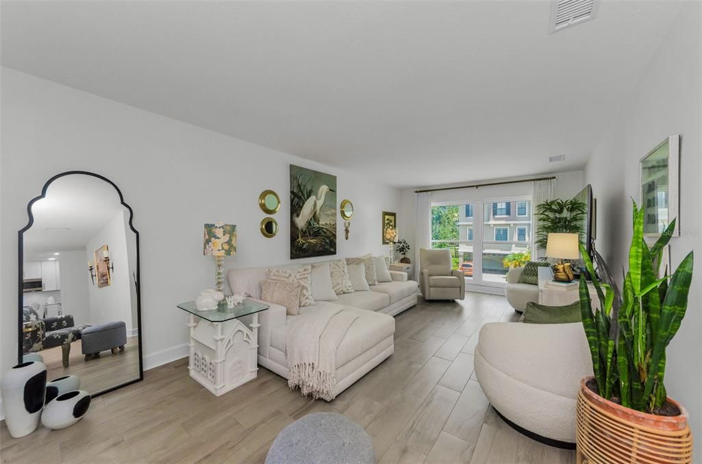 For Rent: $3,200 (2 beds, 1 baths, 925 Square Feet)