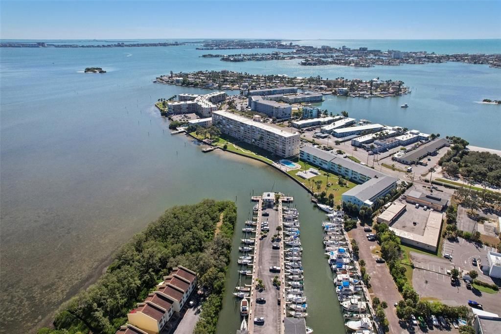 На продажу: $249,000 (2 спален, 1 ванн, 1050 Квадратных фут)