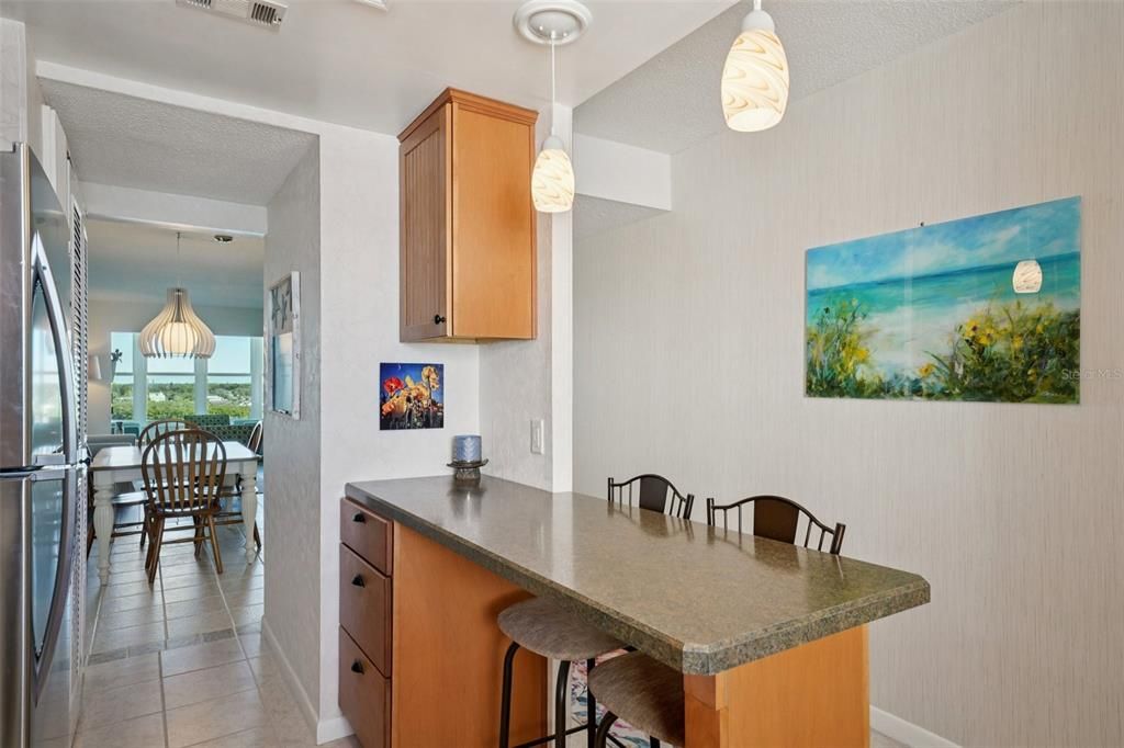 На продажу: $249,000 (2 спален, 1 ванн, 1050 Квадратных фут)