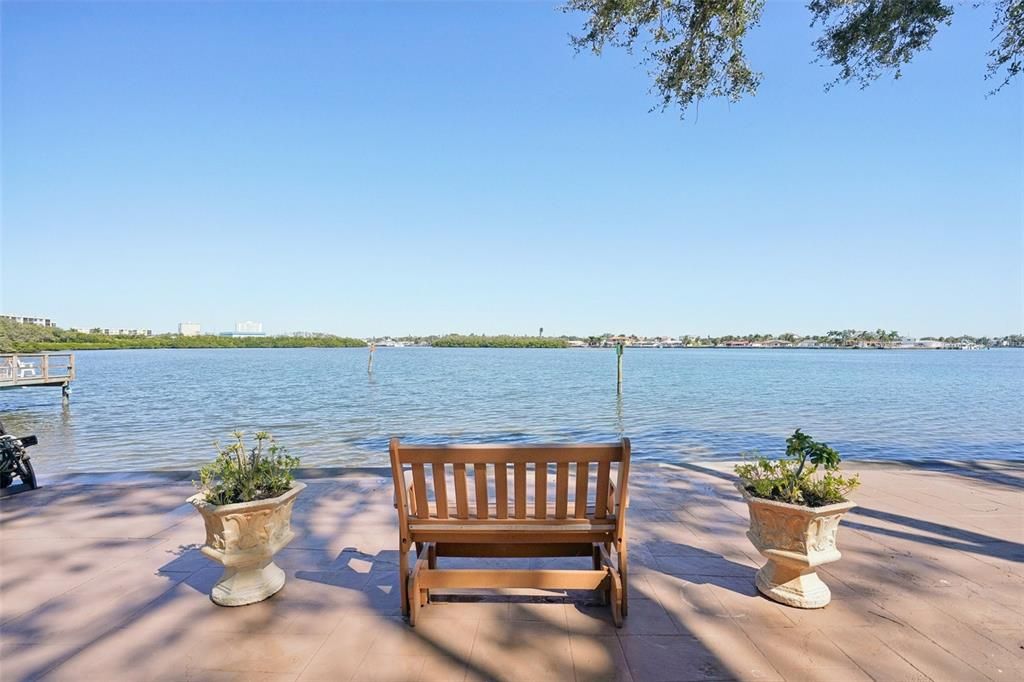 На продажу: $249,000 (2 спален, 1 ванн, 1050 Квадратных фут)