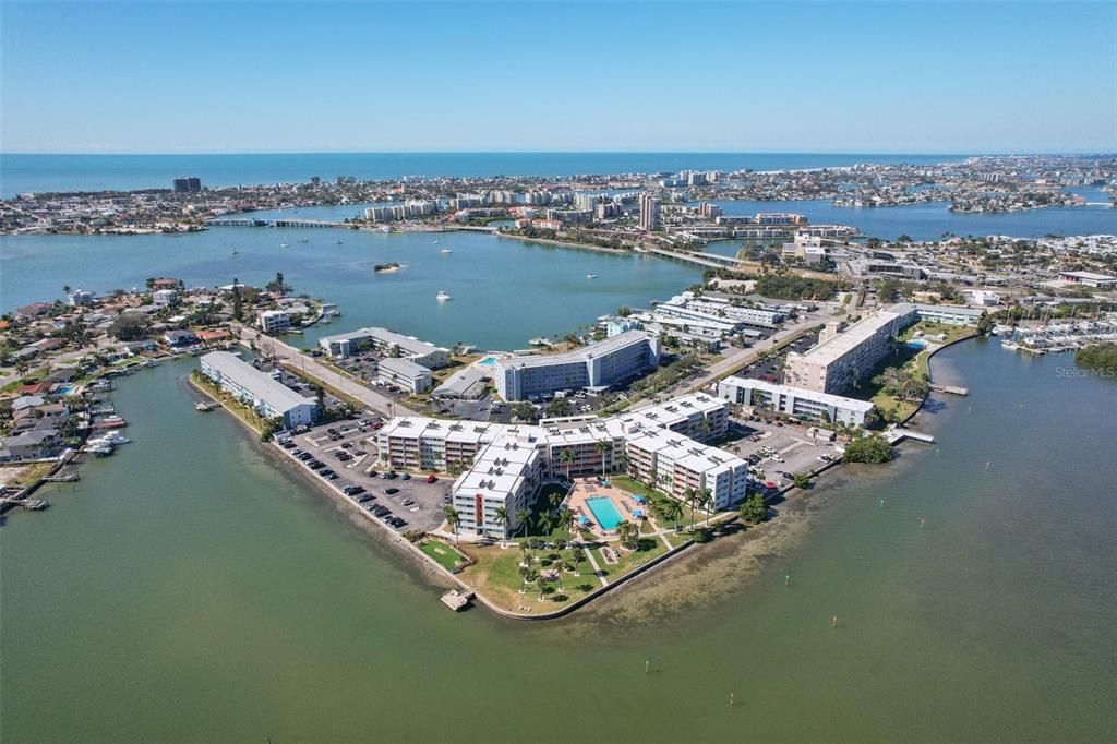 На продажу: $249,000 (2 спален, 1 ванн, 1050 Квадратных фут)