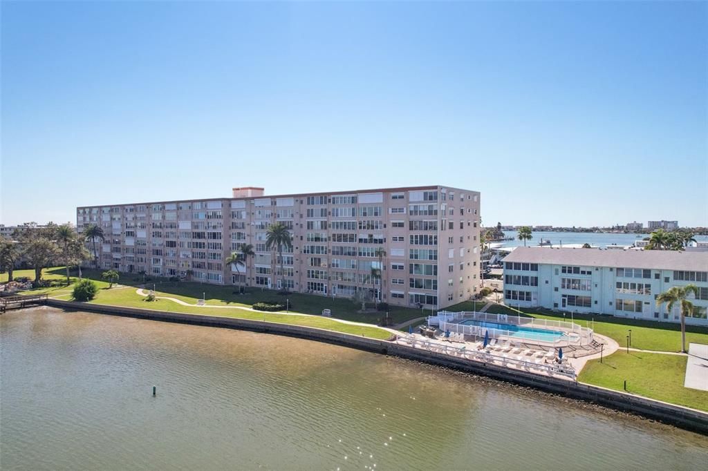 На продажу: $249,000 (2 спален, 1 ванн, 1050 Квадратных фут)