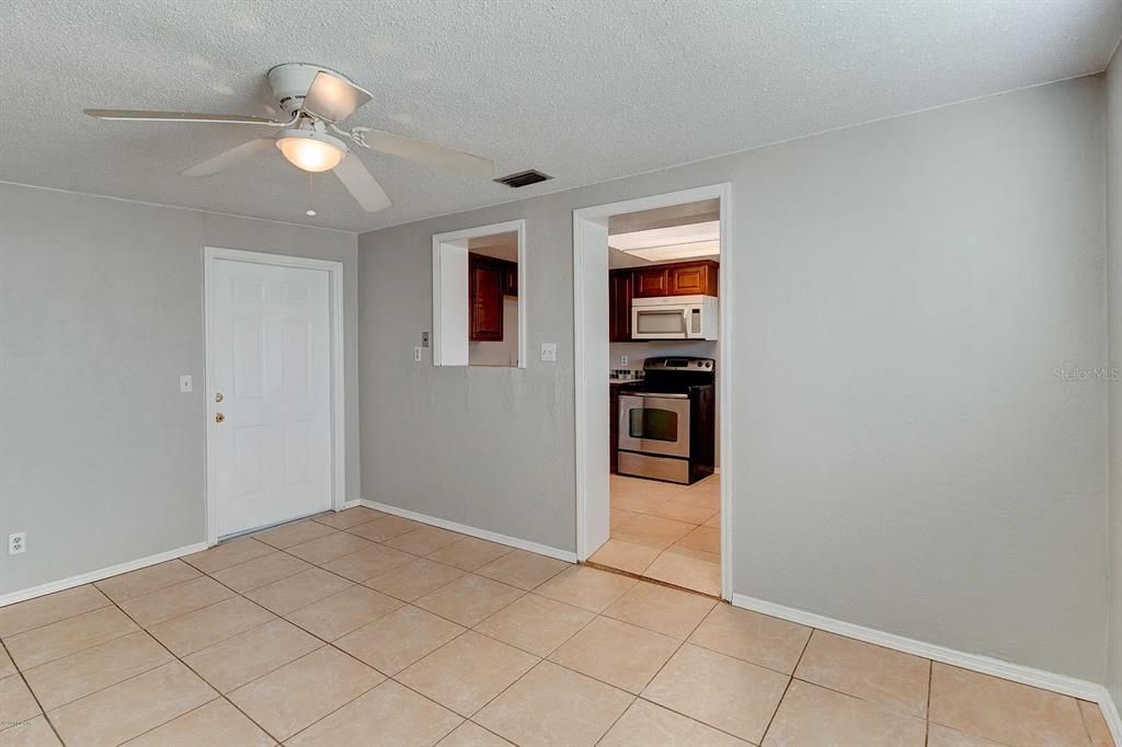 В аренду: $1,950 (2 спален, 2 ванн, 1592 Квадратных фут)