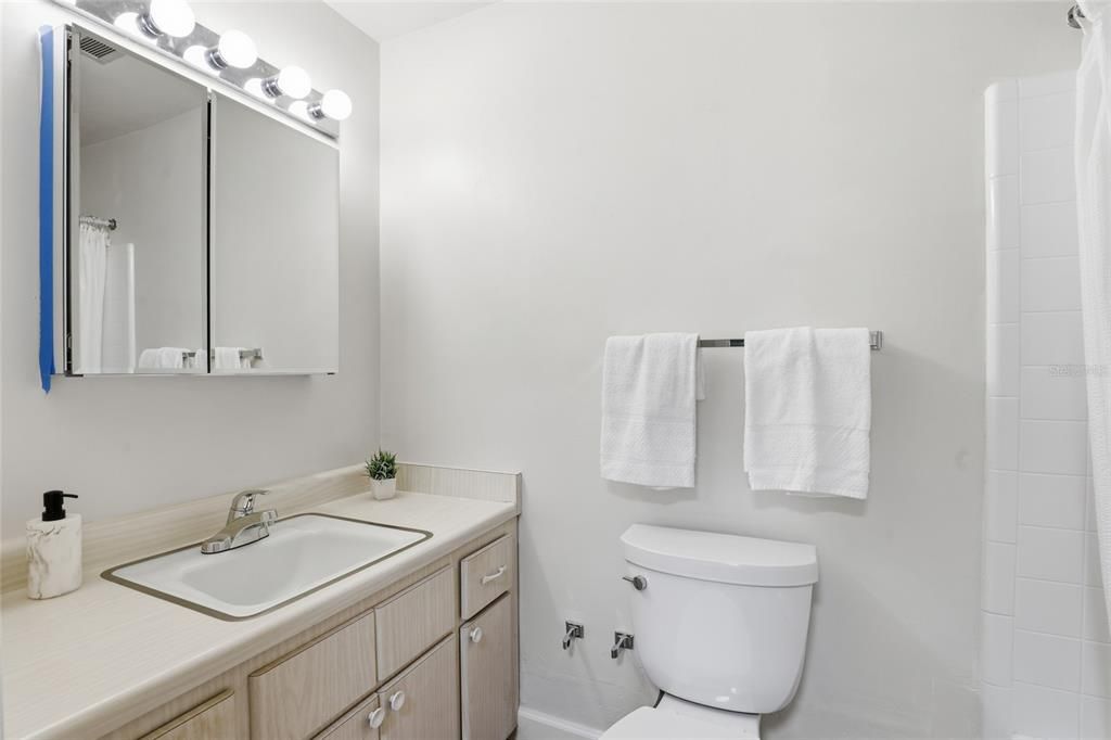 待售: $399,900 (4 贝兹, 2 浴室, 2080 平方英尺)