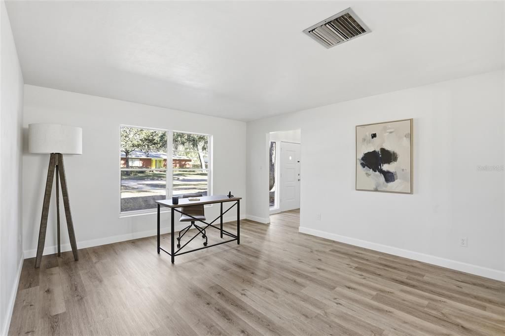 待售: $399,900 (4 贝兹, 2 浴室, 2080 平方英尺)