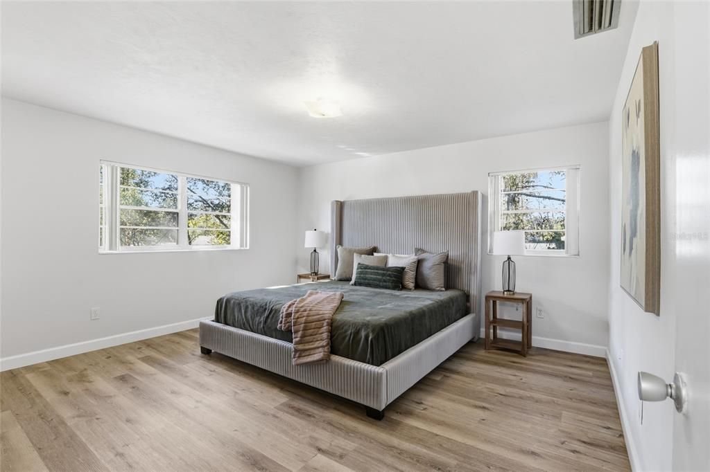 待售: $399,900 (4 贝兹, 2 浴室, 2080 平方英尺)