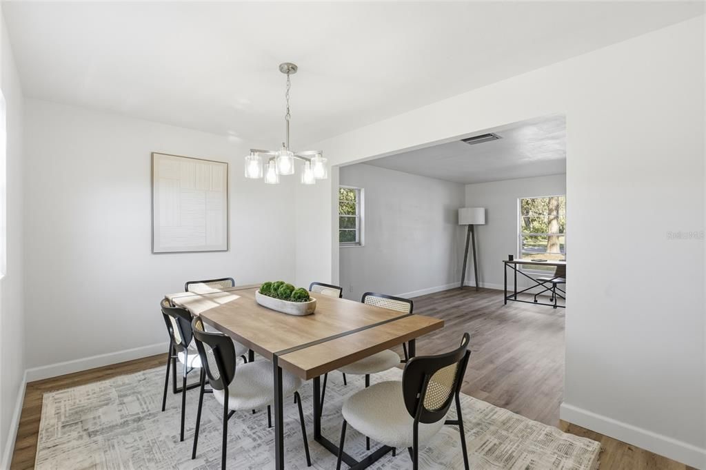 待售: $399,900 (4 贝兹, 2 浴室, 2080 平方英尺)