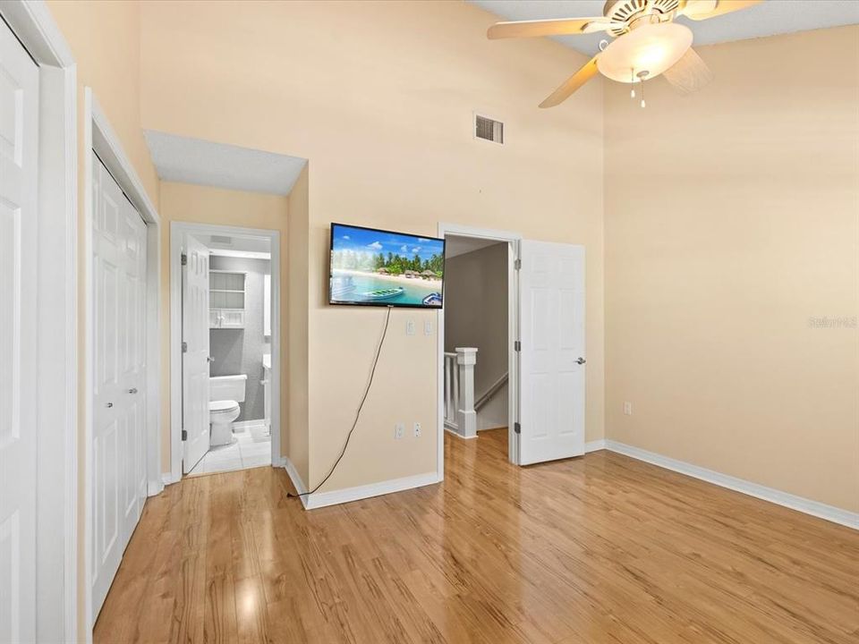 For Rent: $2,300 (2 beds, 2 baths, 1525 Square Feet)