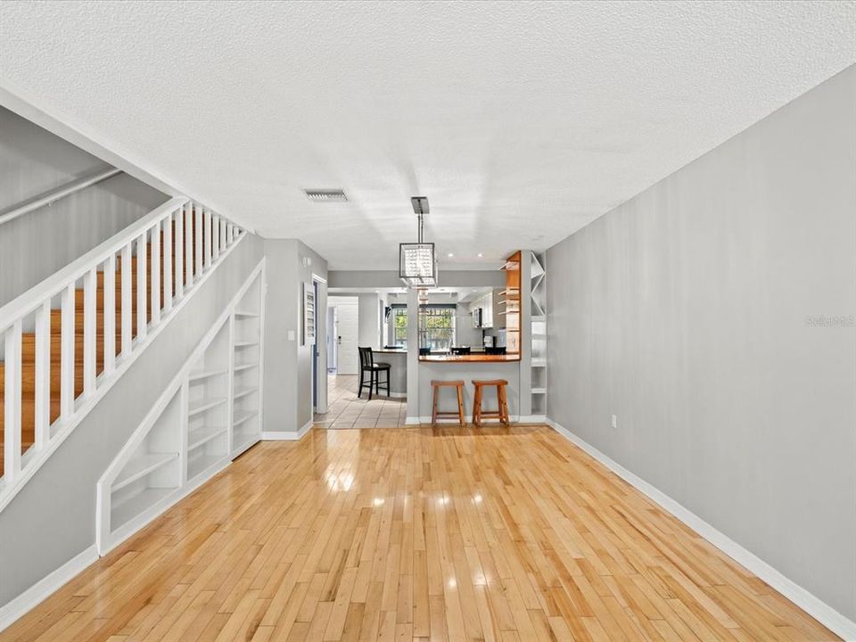 For Rent: $2,300 (2 beds, 2 baths, 1525 Square Feet)