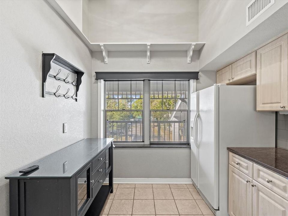 For Rent: $2,300 (2 beds, 2 baths, 1525 Square Feet)