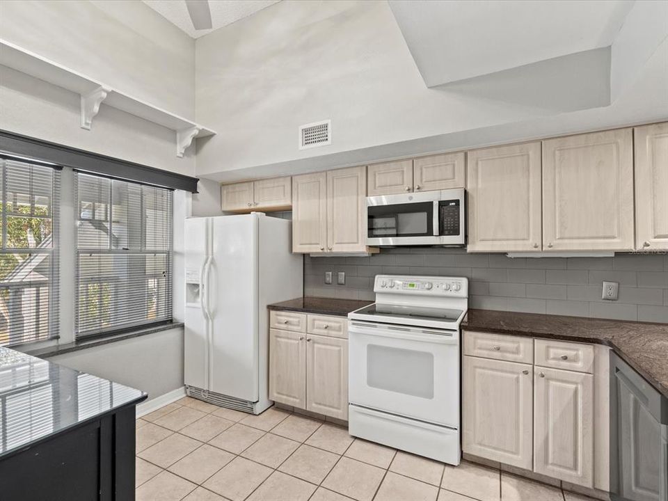 For Rent: $2,300 (2 beds, 2 baths, 1525 Square Feet)