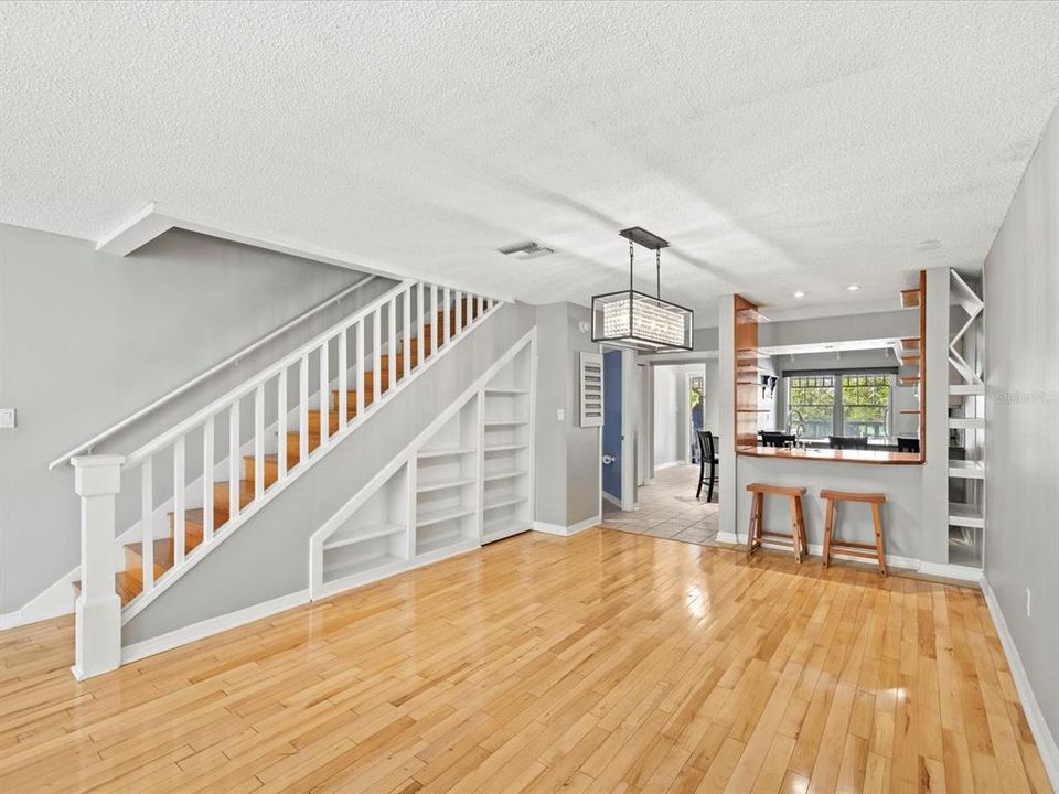 For Rent: $2,300 (2 beds, 2 baths, 1525 Square Feet)