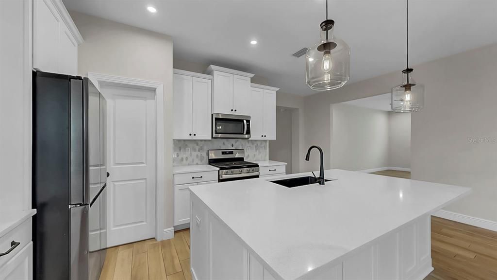 На продажу: $498,000 (4 спален, 3 ванн, 2494 Квадратных фут)