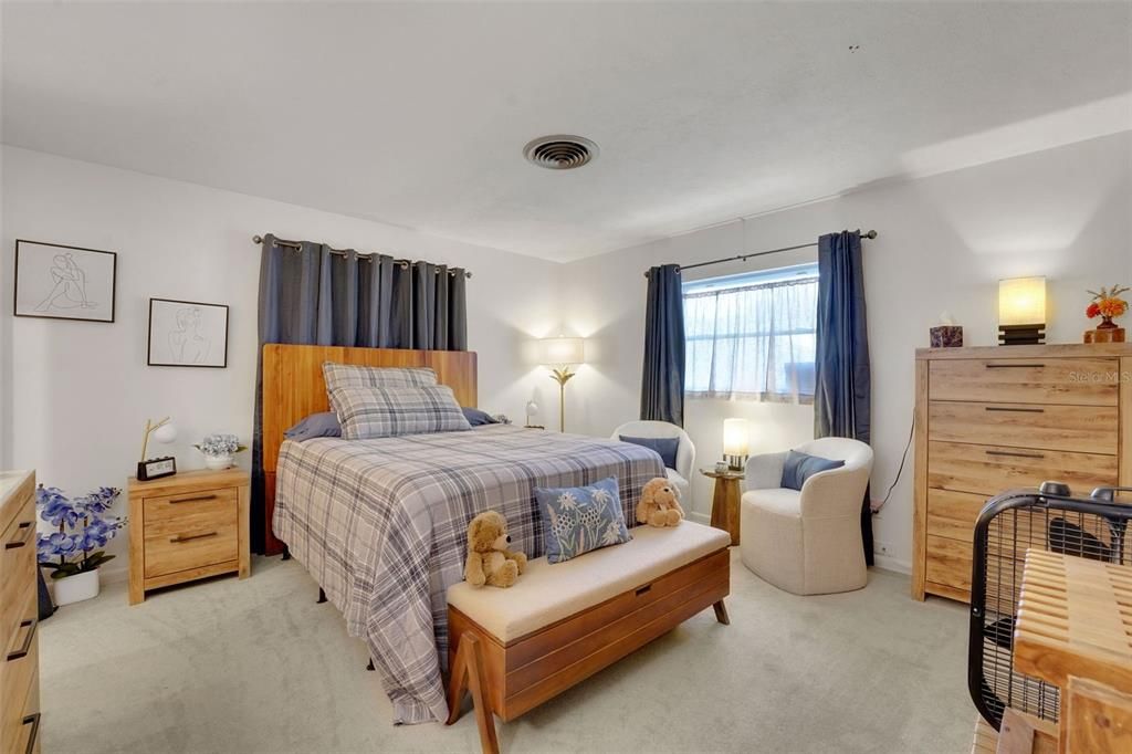 待售: $614,900 (4 贝兹, 2 浴室, 2515 平方英尺)