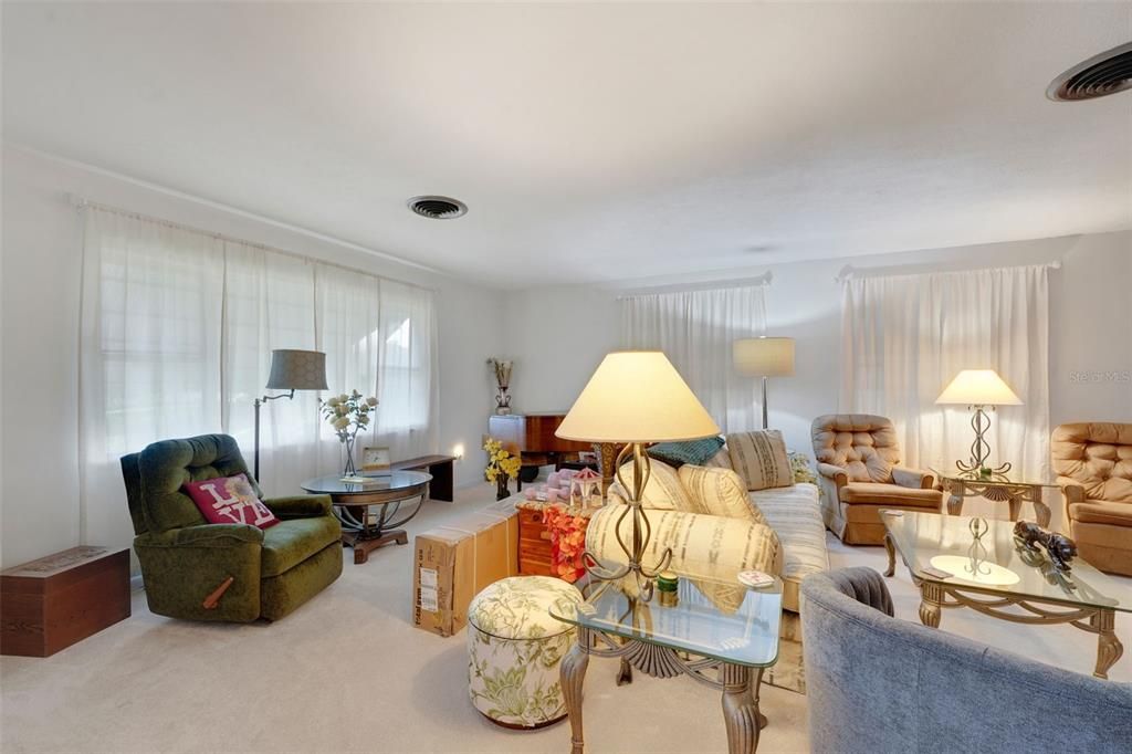 待售: $614,900 (4 贝兹, 2 浴室, 2515 平方英尺)