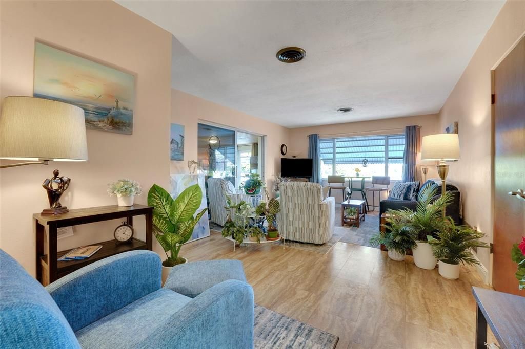 待售: $614,900 (4 贝兹, 2 浴室, 2515 平方英尺)