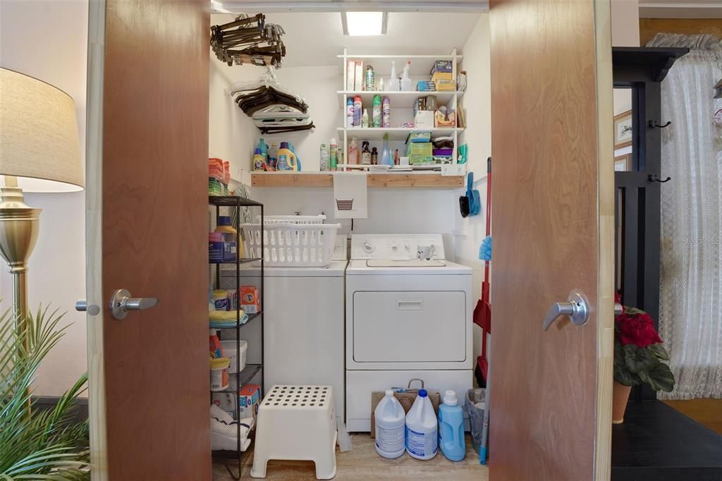 待售: $614,900 (4 贝兹, 2 浴室, 2515 平方英尺)