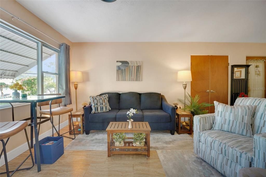 待售: $614,900 (4 贝兹, 2 浴室, 2515 平方英尺)